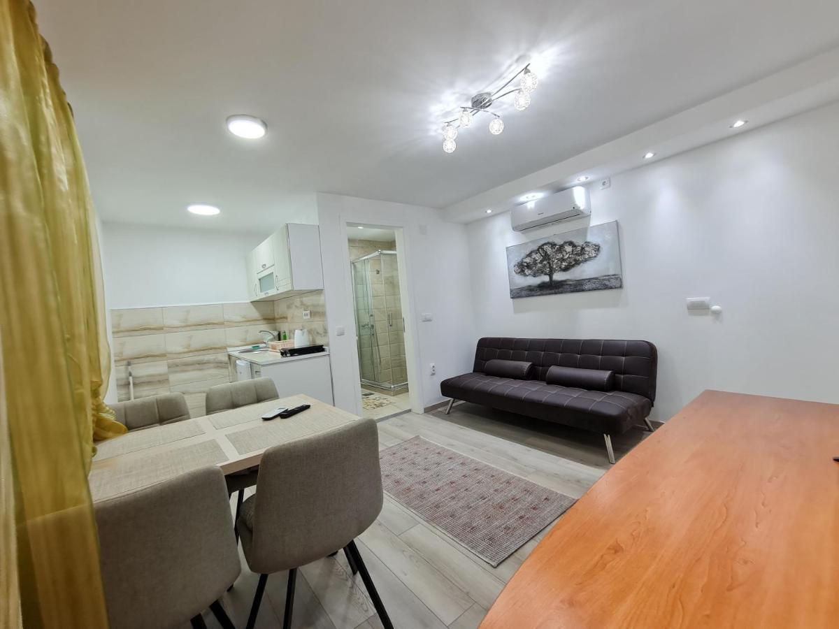 "Astor16" Apartments Ниш Екстер'єр фото